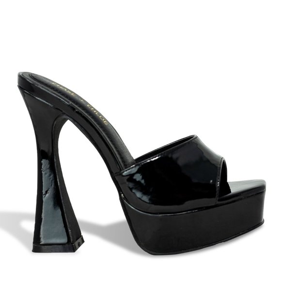 Chase + Chloe Shoes - WOMEN'S FLARED BLOCK HEELED PLATFORMS
